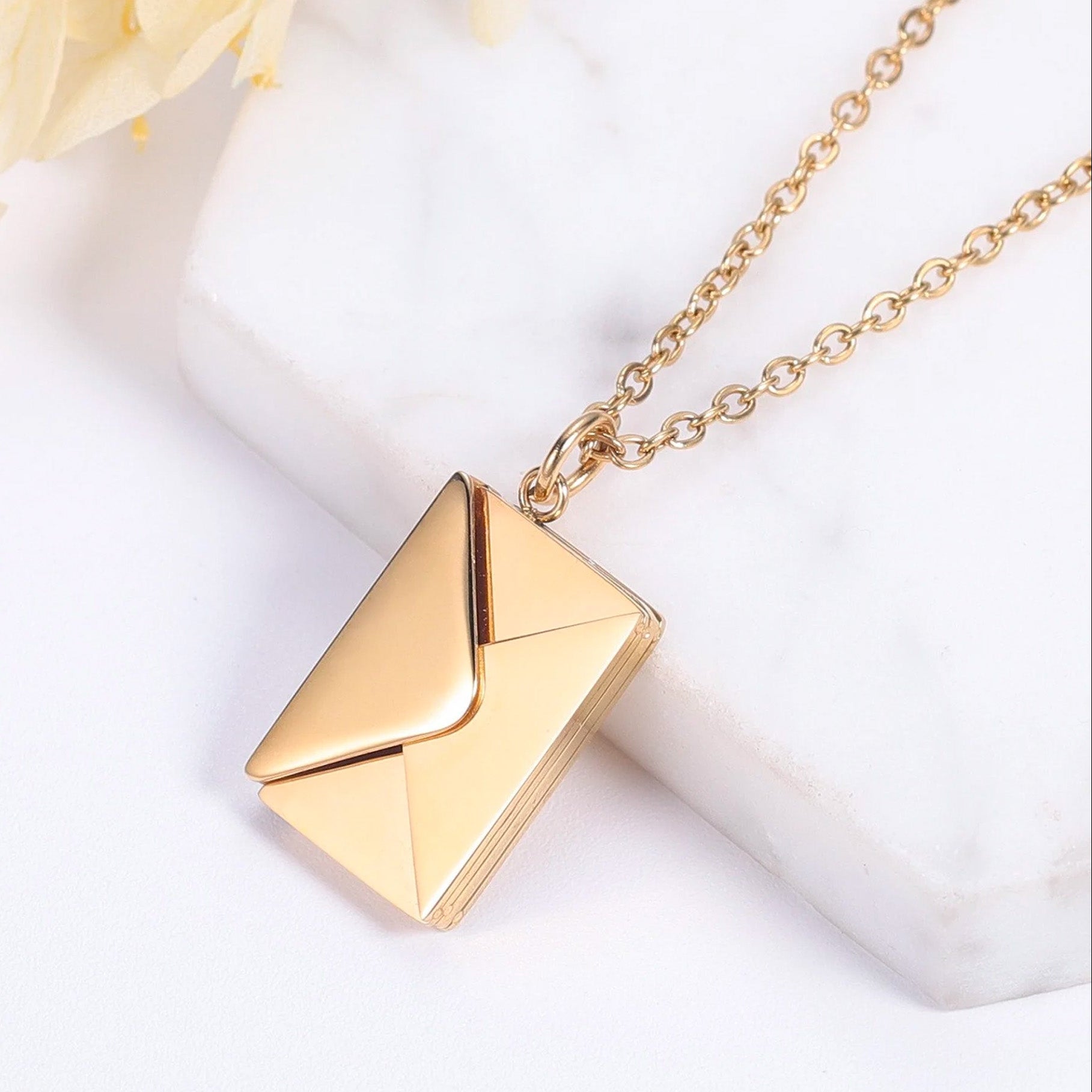 PERSONALISED ENVELOP NECKLACE