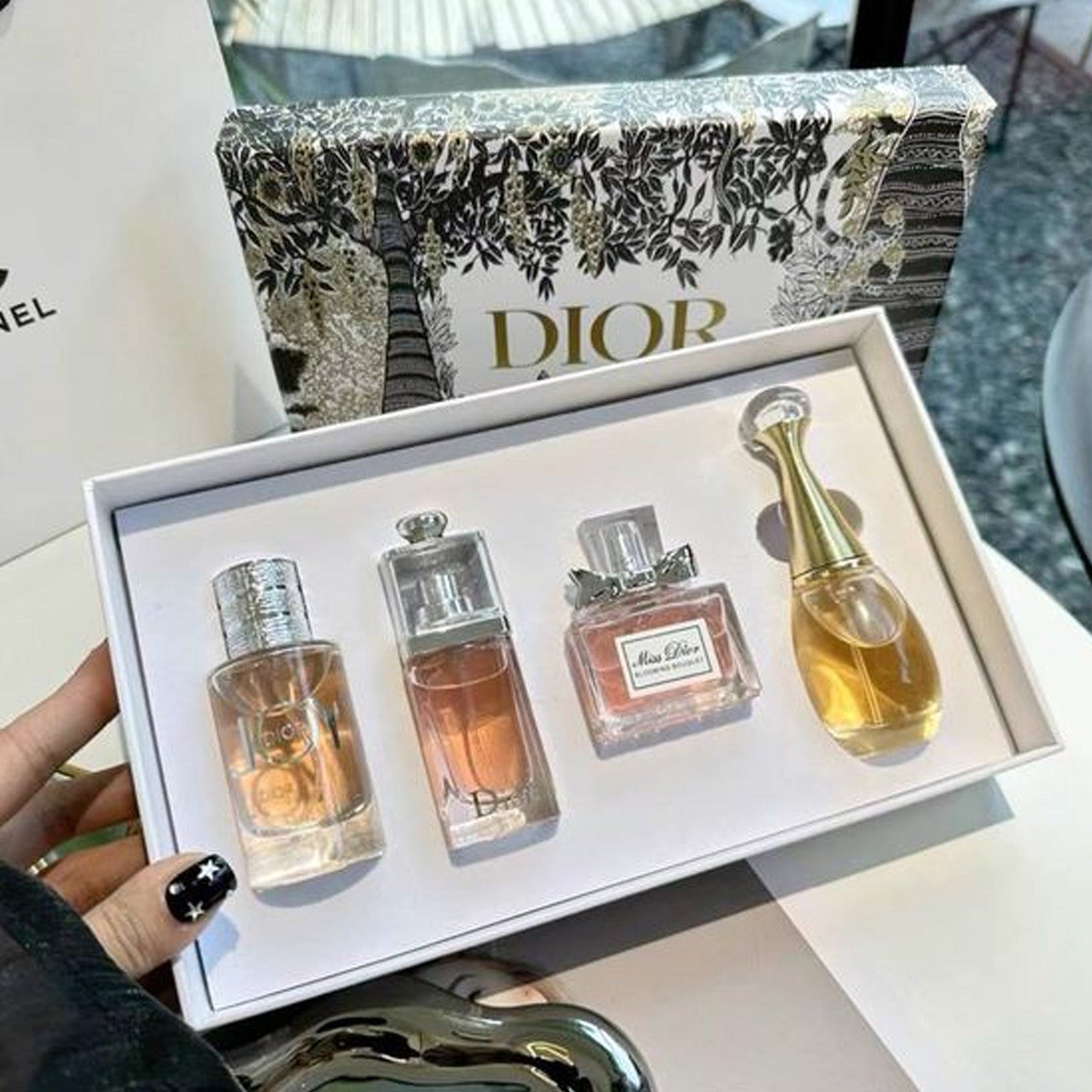 PERFUME BLIND GIFT BOX