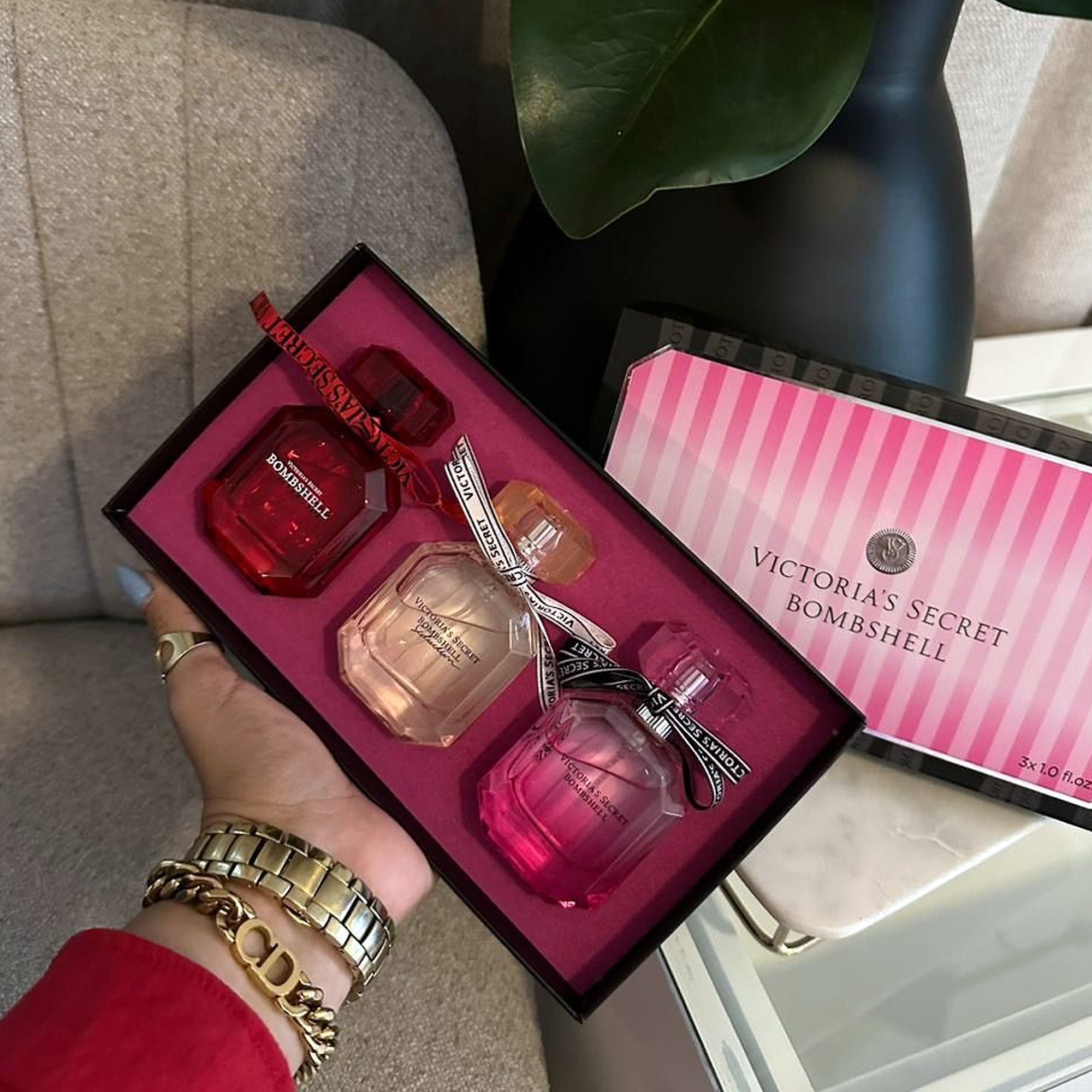 LUXURY PERFUME SET - ORIGINAL BOX (VS : BOMBSHELL)